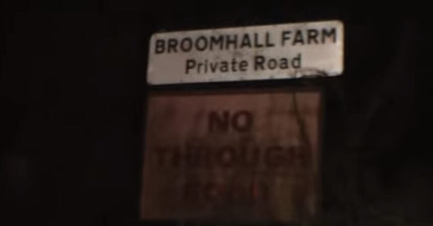A UK road sign reading "BROOMHALL FARM/Private Road/NO THROUGH ROAD."