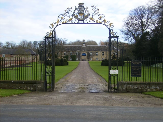 The gate of Newburgh Priory