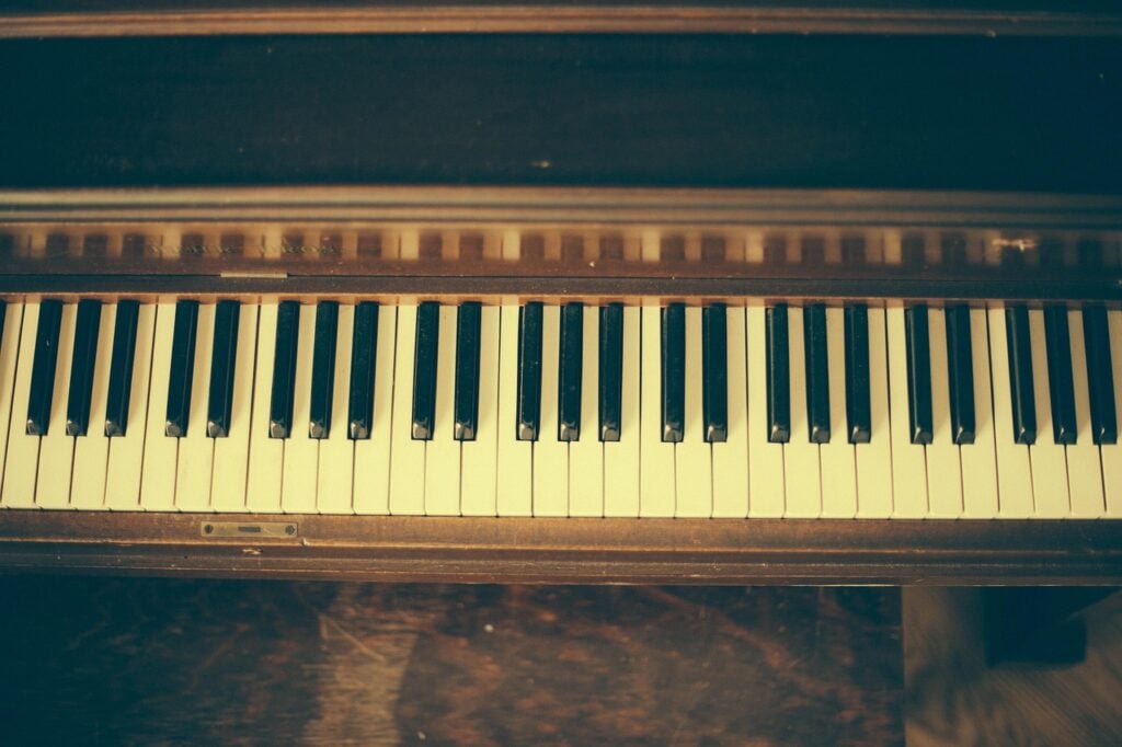top down view of a piano keyboard