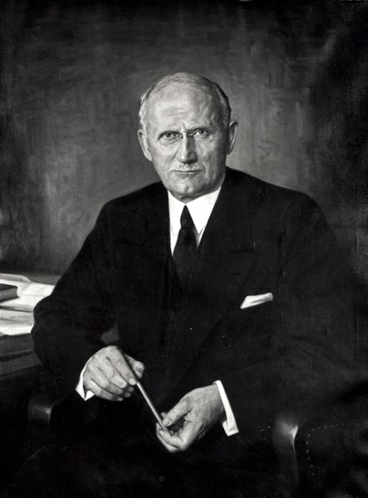 portrait of Robert Patterson Lamont, a white man, partially bald, in a dark suit