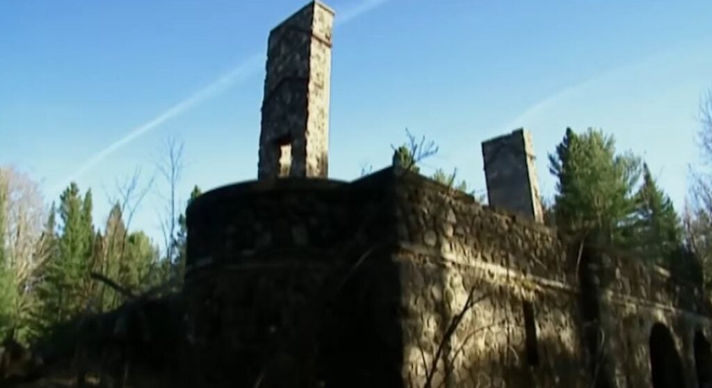 the ruins of summerwind mansion